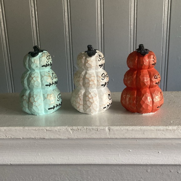 NWT- Triple Stacked Ceramic Pumpkins -with Carved & Painted Sentiments - Picture 9 of 17